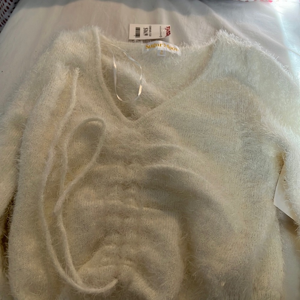 Tj maxx fuzzy sweater, size small, white, sinched with strings to tie